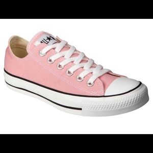BRAND NEW converse in quartz pink unisize. Mens 5 woman’s 7. New with tags
